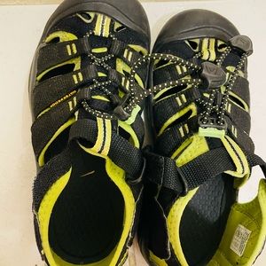 sport water-friendly sandal